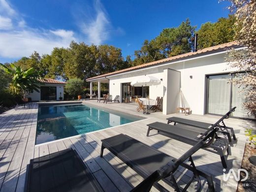 Villa in Sanguinet, Landes