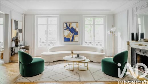 Apartment in Neuilly-sur-Seine, Hauts-de-Seine