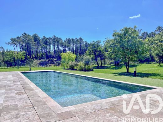 Villa in Bagnols-en-Forêt, Var