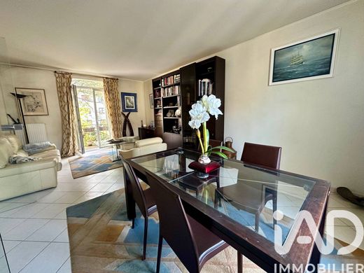 Villa in Nogent-sur-Marne, Val-de-Marne