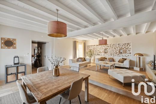 Villa in Soucieu-en-Jarrest, Rhône