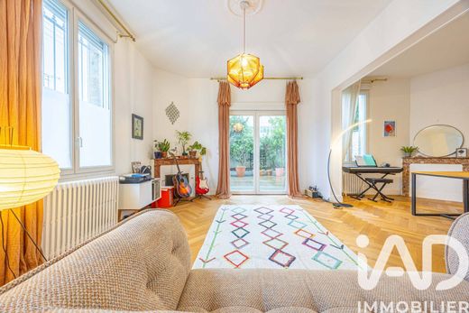 Villa in Bordeaux, Gironde