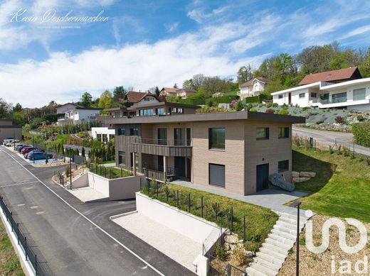 Piso / Apartamento en Grilly, Ain