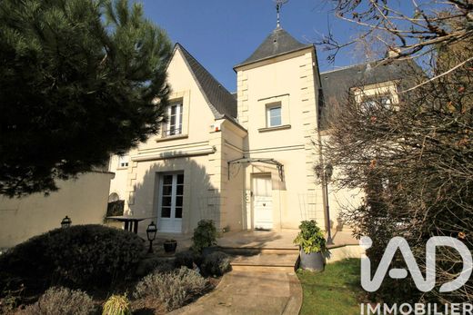Villa in Villecresnes, Val-de-Marne