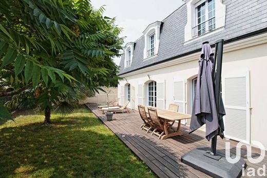 Villa en Cormeilles-en-Parisis, Valle de Oise