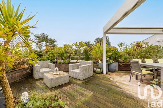 Apartment / Etagenwohnung in La Rochelle, Charente-Maritime