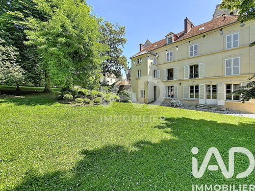 Villa in Louvres, Val d'Oise
