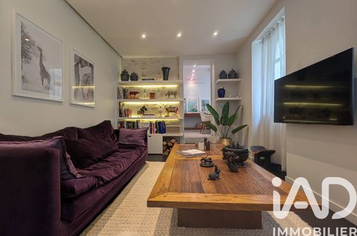 ‏וילה ב  כנסיית סן-סולפיס, Paris