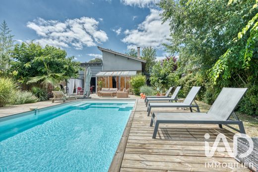 Villa in Bruges, Gironde