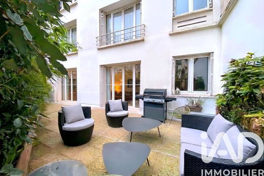 Apartment in La Muette, Auteuil, Porte Dauphine, Paris