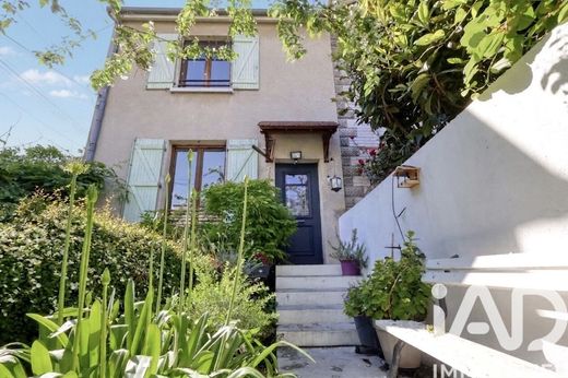 Villa in Bagnolet, Seine-Saint-Denis