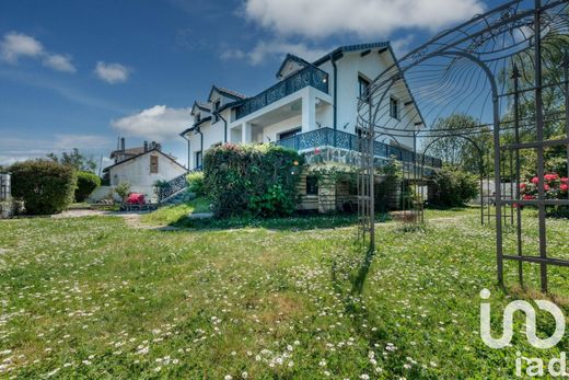 ﻓﻴﻼ ﻓﻲ Limours, Essonne