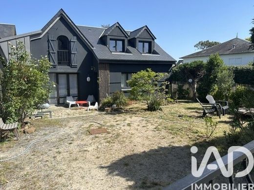 Villa in Agon-Coutainville, Manche