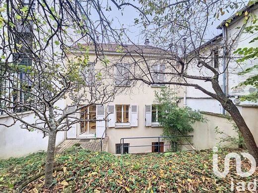 Вилла, Сен-Клу, Hauts-de-Seine