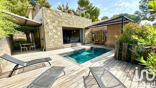 Villa in La Cadière-d'Azur, Var