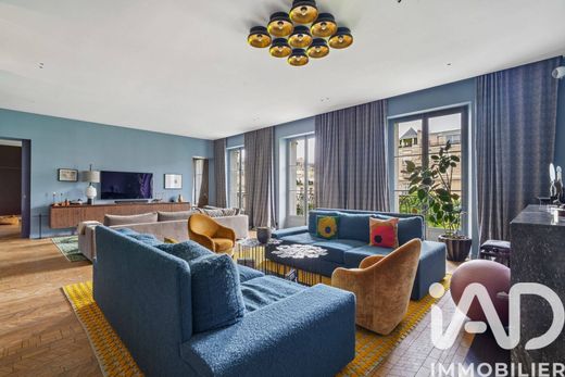 Apartment in La Muette, Auteuil, Porte Dauphine, Paris