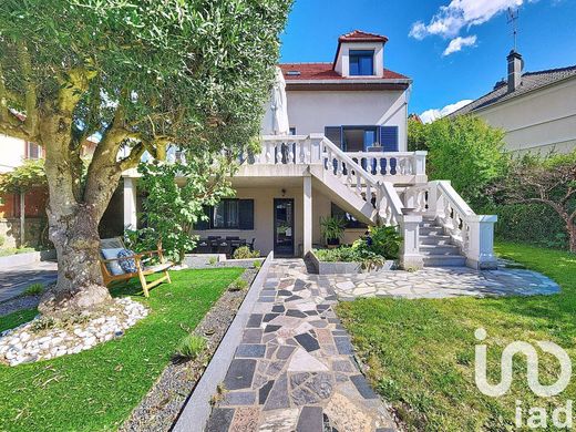 L'Haÿ-les-Roses, Val-de-Marneのヴィラ