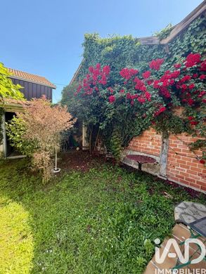 Villa in Bordeaux, Gironde
