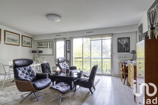 Apartment in Neuilly-sur-Seine, Hauts-de-Seine
