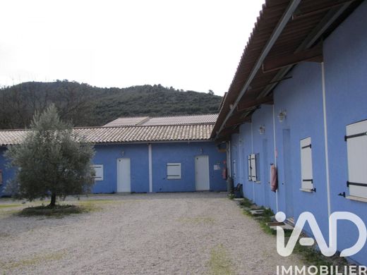 Residential complexes in Rougiers, Var