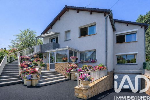 Villa in Sainte-Geneviève-des-Bois, Essonne