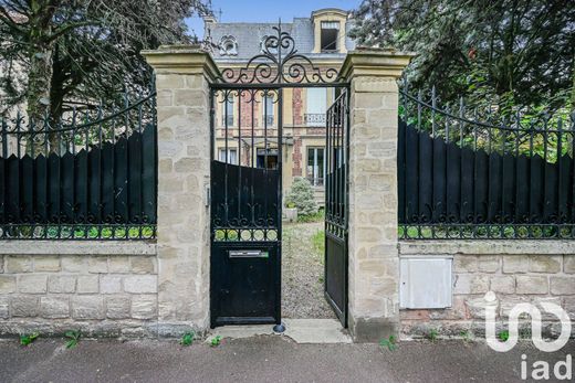 Villa in Chatou, Yvelines