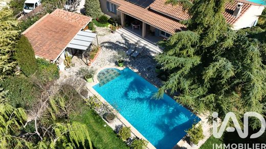 Willa w Auriol, Bouches-du-Rhône