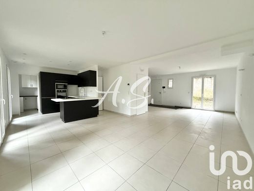 Вилла, Verrières-le-Buisson, Essonne