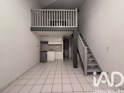 Edificio en Vayres, Gironda