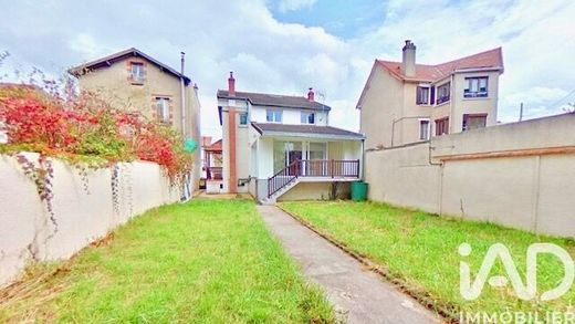 Villa à Villeneuve-le-Roi, Val-de-Marne