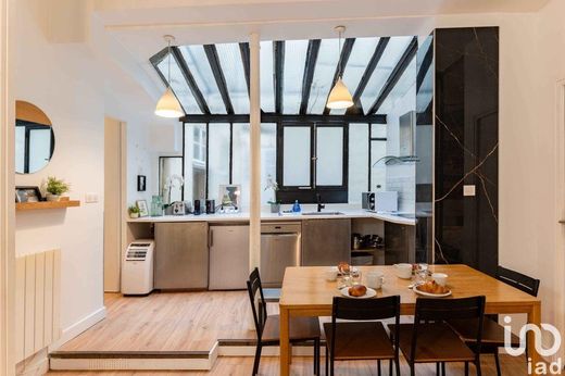 Apartment / Etagenwohnung in Saint-Germain, Odéon, Monnaie, Paris