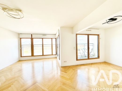 Apartment in Salpêtrière, Butte-aux-Cailles, Croulebarbe, Paris