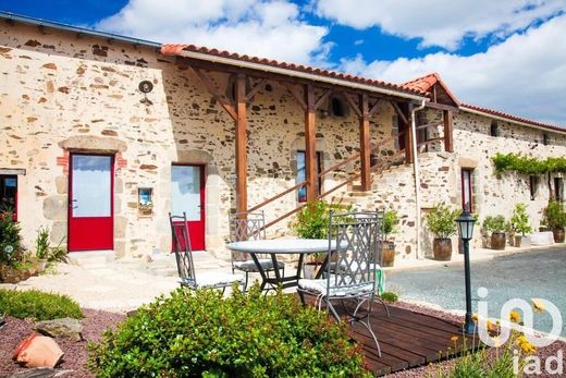 Villa in Les Herbiers, Vendée