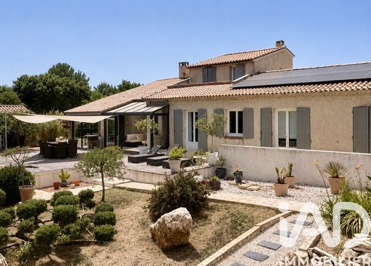 Villa in Saint-Maximin-la-Sainte-Baume, Var