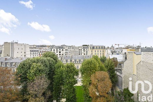 아파트 / Champs-Elysées, Madeleine, Triangle d’or, Paris