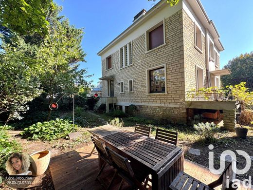 빌라 / Sceaux, Hauts-de-Seine