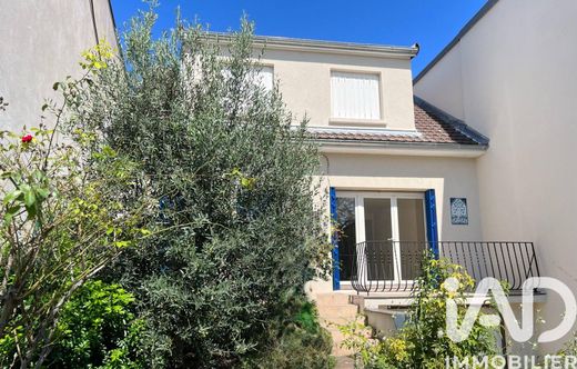 ﻓﻴﻼ ﻓﻲ Rueil-Malmaison, Hauts-de-Seine