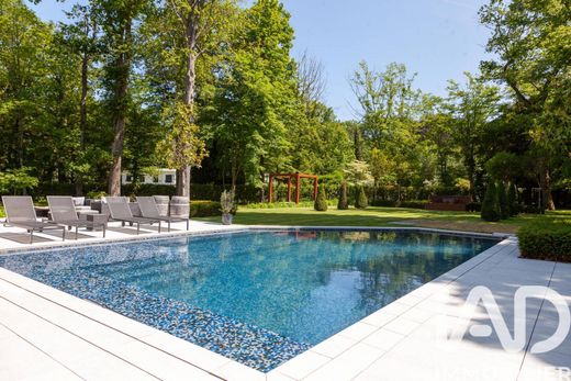 Villa in Marnes-la-Coquette, Hauts-de-Seine