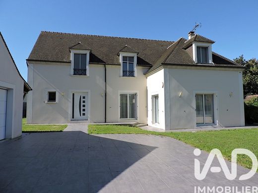 Villa in Gouvernes, Seine-et-Marne