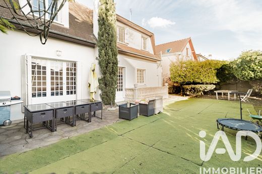 Villa in Maisons-Alfort, Val-de-Marne