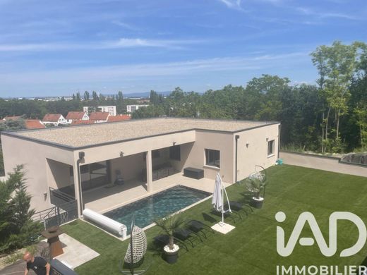 Cébazat, Puy-de-Dômeのヴィラ