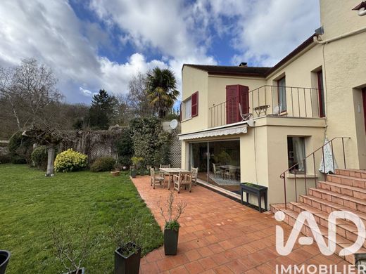 Villa in Samois-sur-Seine, Seine-et-Marne