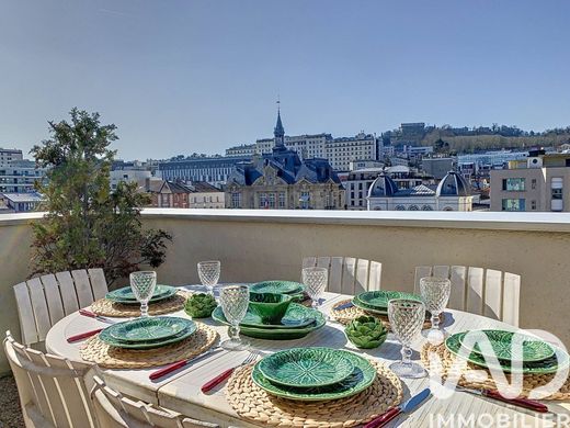 Apartment in Suresnes, Hauts-de-Seine