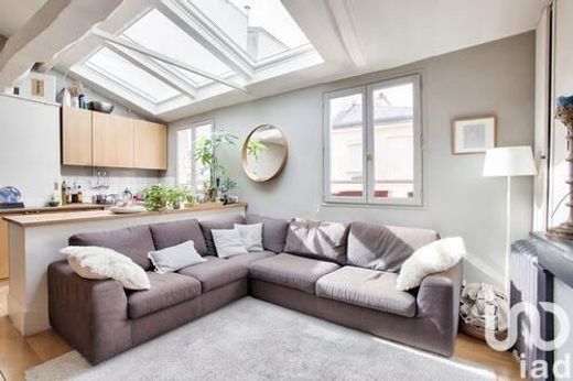 Apartment in Canal Saint Martin, Château d’Eau, Porte Saint-Denis, Paris