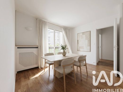 Apartment in Montmartre, Abbesses, Grandes-Carrières, Paris