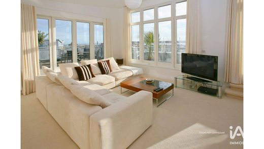 Apartment / Etagenwohnung in Levallois-Perret, Hauts-de-Seine