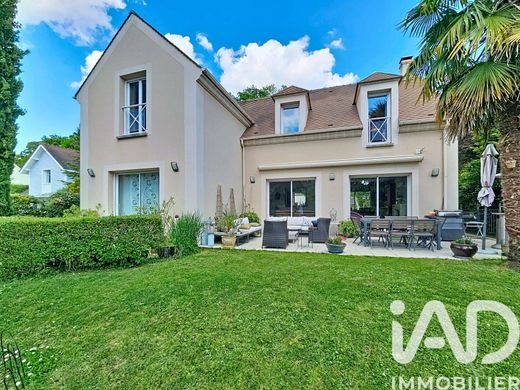 Villa in Parmain, Val d'Oise