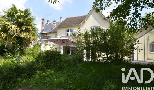 Villa a Saint-Maur-des-Fossés, Val-de-Marne