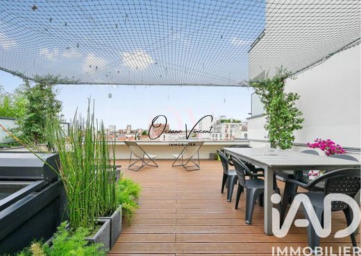 Apartment / Etagenwohnung in Bois-Colombes, Hauts-de-Seine