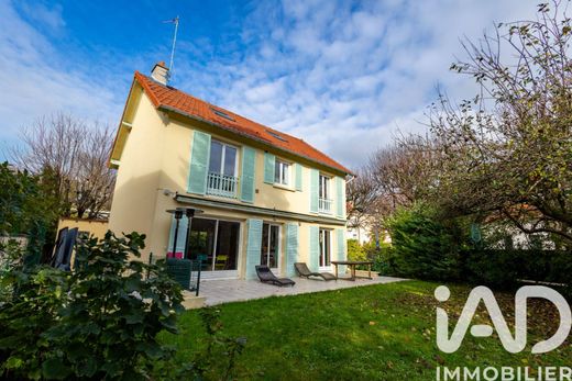 Saint-Maur-des-Fossés, Val-de-Marneのヴィラ